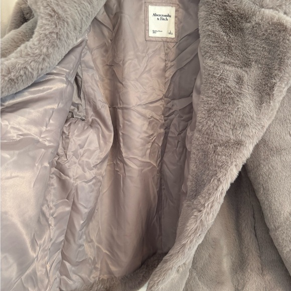 Abercrombie & Fitch Faux Fur Jacket - Soft Gray/Tan Women’s Size L - Picture 3 of 11